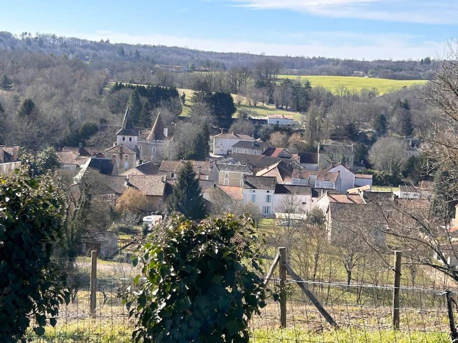 Maison Au Coeur Du Perigord Vert Javerlhac-et-la-Chapelle-Saint-Robert Экстерьер фото